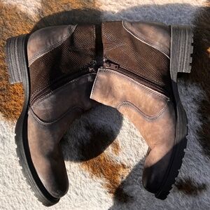 New Women’s Earth Boots Stone Brownish Size 8 1/2 Boho Hippie Ankle Shies